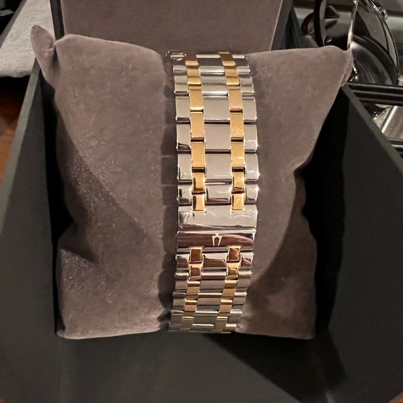 Bulova Classic Diamond Mens Watch Diamonds Collection - Picture 2 of 4